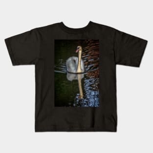 A Swan On The Kennet Kids T-Shirt